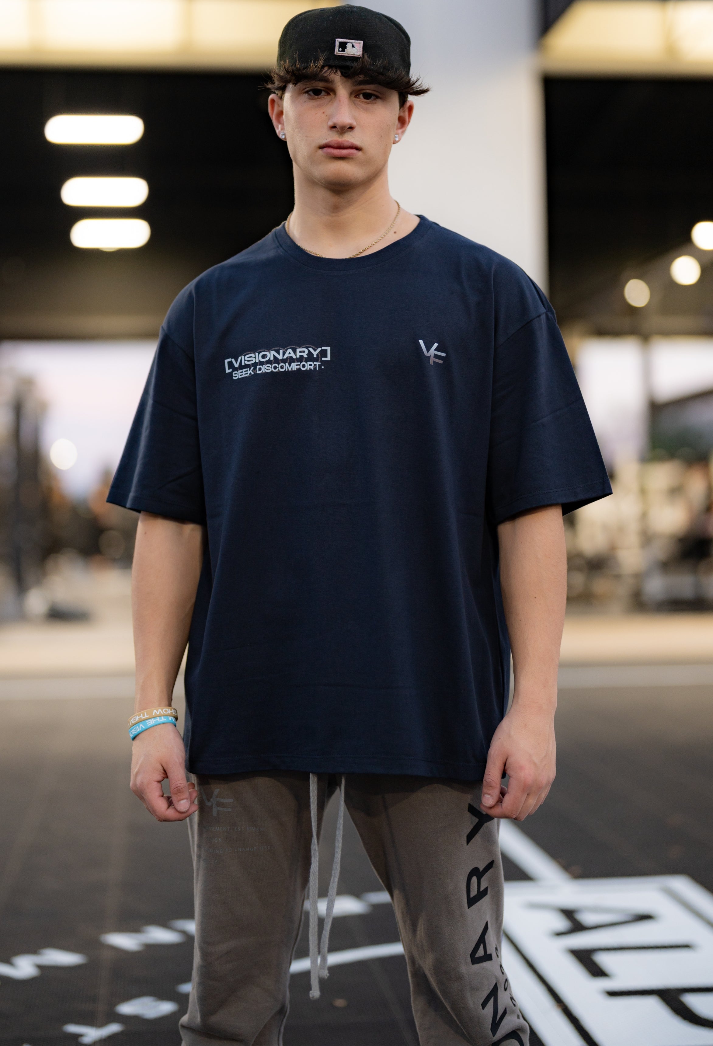 SEEK DISCOMFORT OVERSIZED TEE