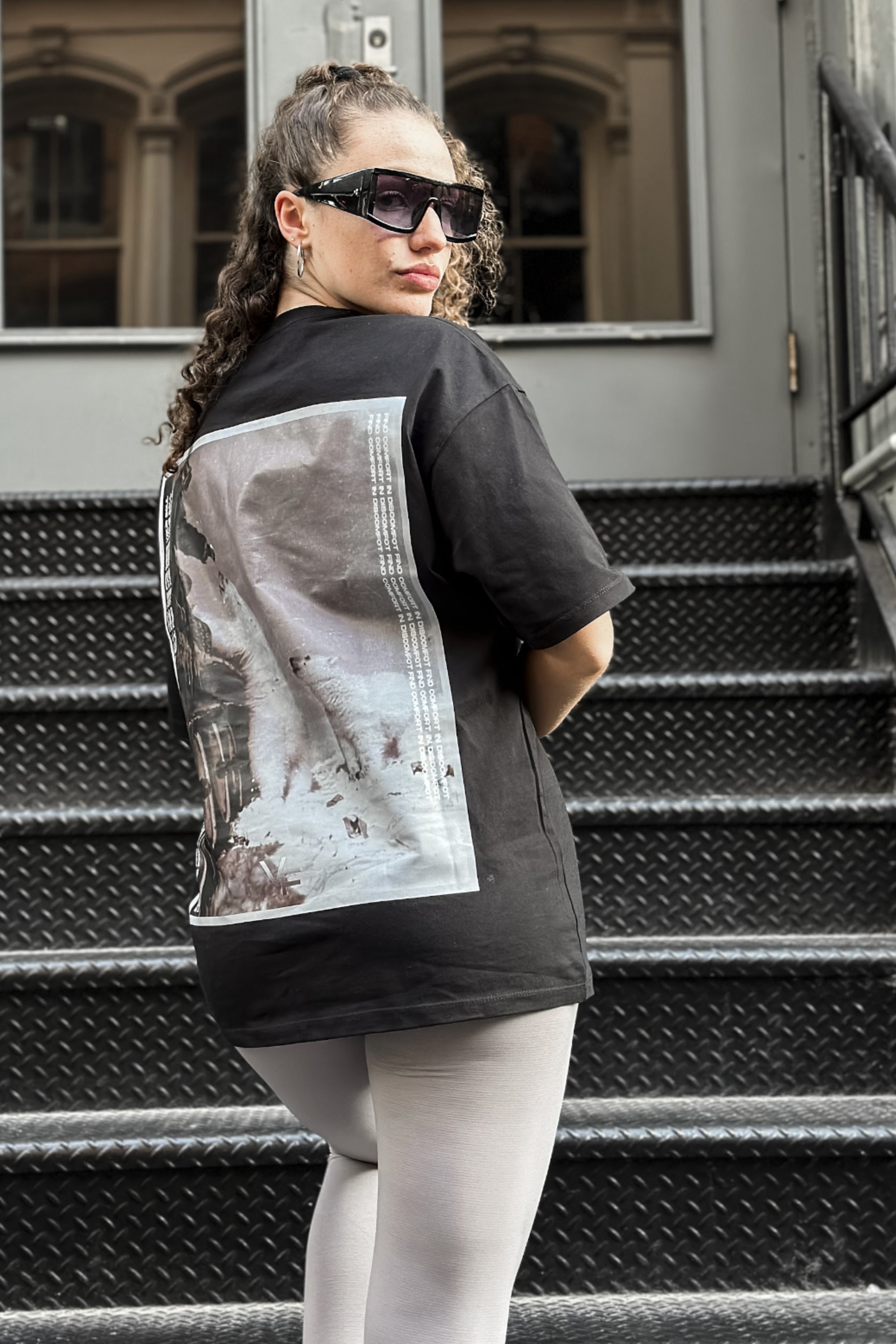 SEEK DISCOMFORT OVERSIZED TEE