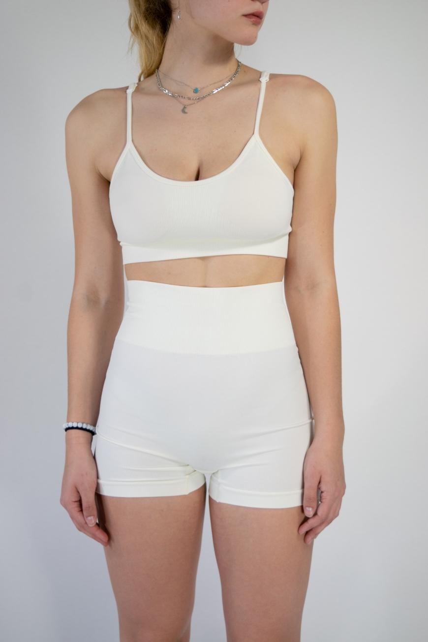 REVIVAL SEAMLESS BOOTY SHORT