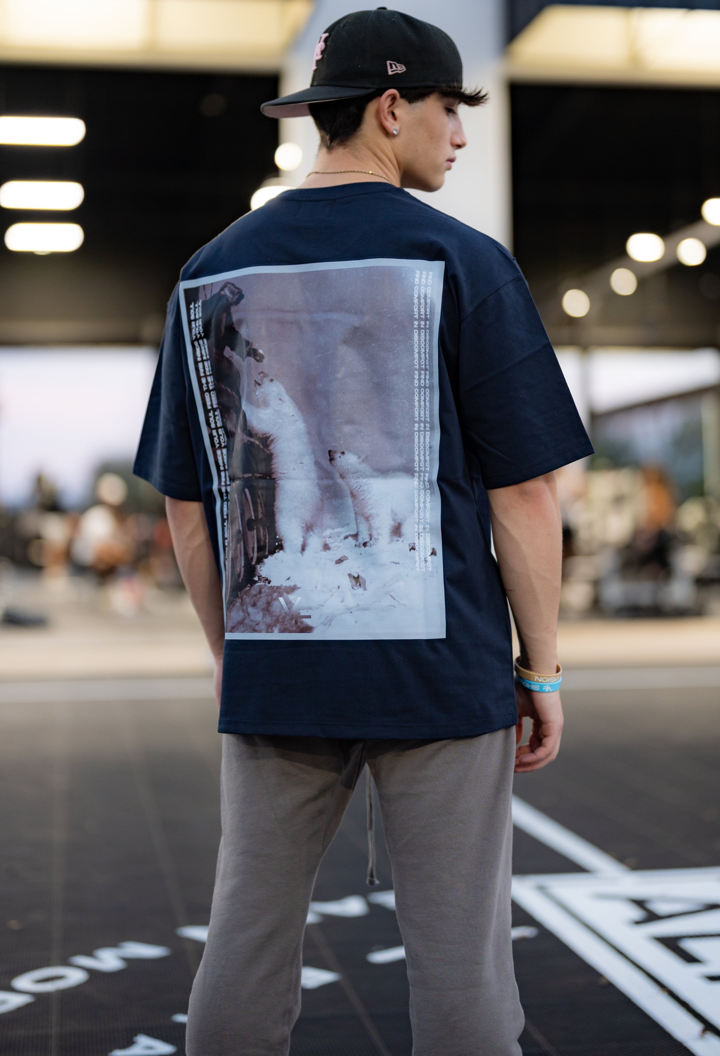 SEEK DISCOMFORT OVERSIZED TEE